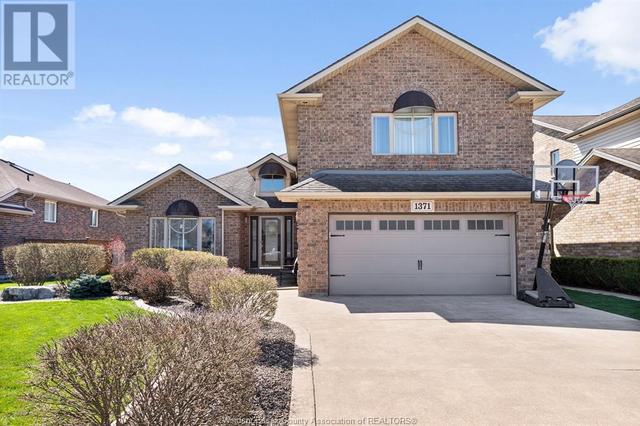1371 Matthew Crescent, House detached with 4 bedrooms, 2 bathrooms and null parking in Lakeshore ON | Image 1