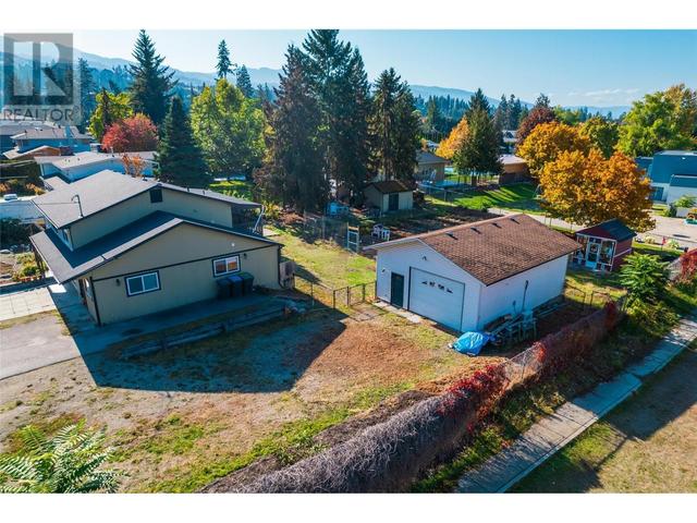 4578 Raymer Road, House detached with 4 bedrooms, 2 bathrooms and 8 parking in Kelowna BC | Image 19