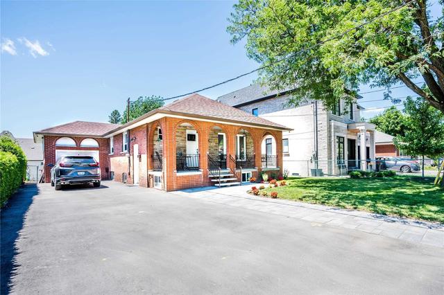 44 Amesbury Dr, House detached with 3 bedrooms, 2 bathrooms and 5 parking in Toronto ON | Image 12