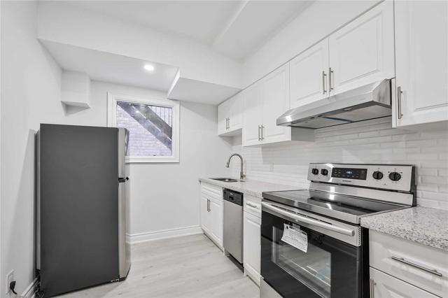 2 - 414 Dundas St, House attached with 1 bedrooms, 1 bathrooms and 1 parking in Toronto ON | Image 8