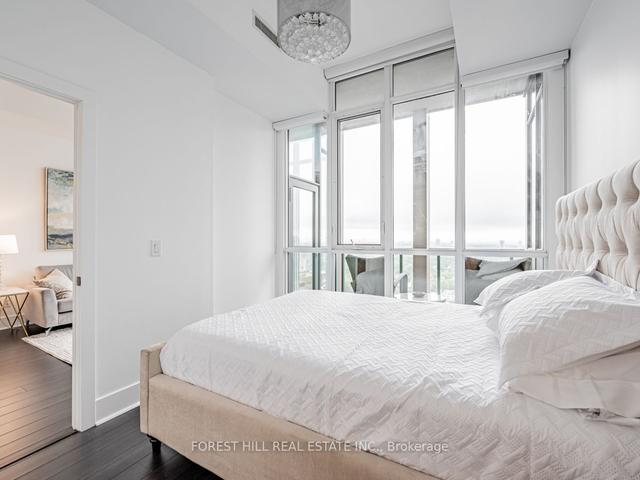 2505 - 32 Davenport Rd, Condo with 2 bedrooms, 2 bathrooms and 1 parking in Toronto ON | Image 8