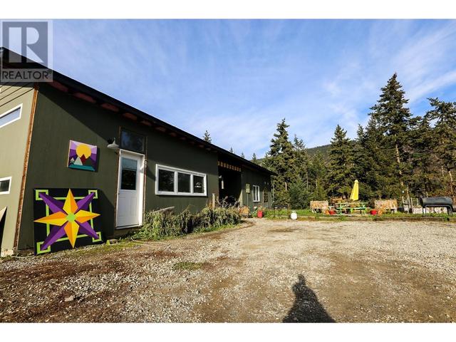 4598 Cedar Hill Road, House detached with 5 bedrooms, 2 bathrooms and 2 parking in Columbia Shuswap D BC | Image 49
