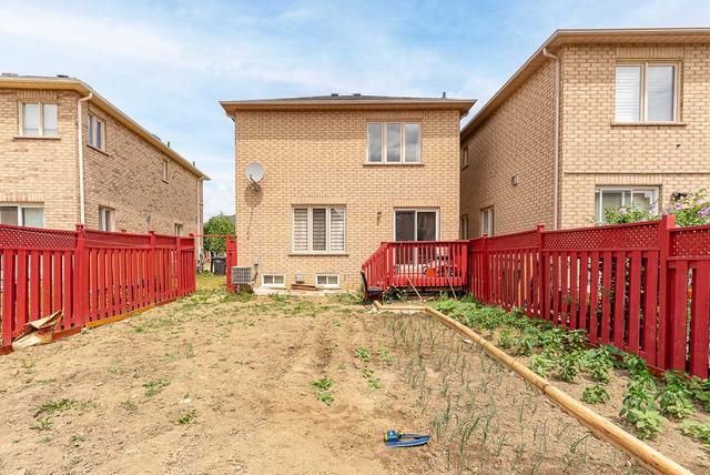 13 Earth Star Tr, House attached with 3 bedrooms, 4 bathrooms and 3 parking in Brampton ON | Image 35