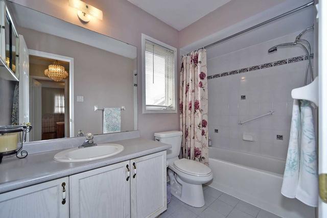 24 Thurso Clse, House semidetached with 3 bedrooms, 2 bathrooms and 3 parking in Vaughan ON | Image 15
