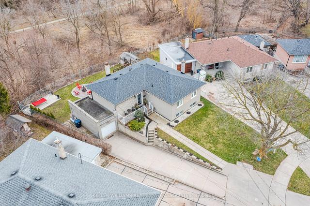 7 Atwood Pl, House detached with 3 bedrooms, 2 bathrooms and 5 parking in Toronto ON | Image 1