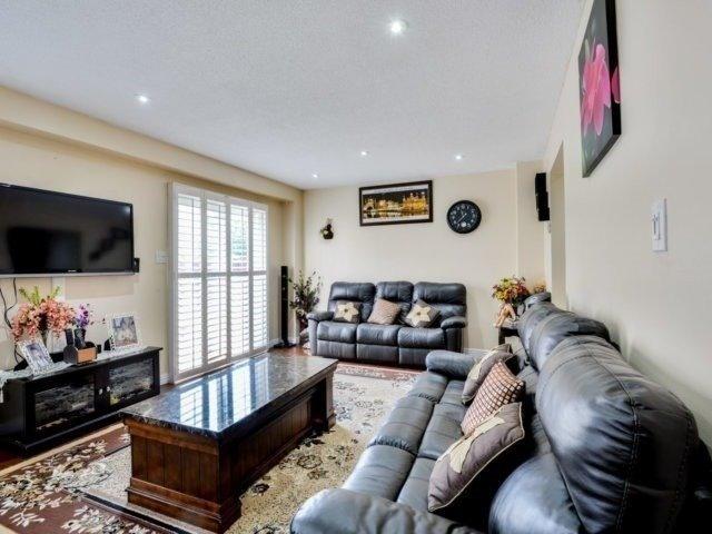 142 Muirland Cres, House detached with 3 bedrooms, 3 bathrooms and 5 parking in Brampton ON | Image 12