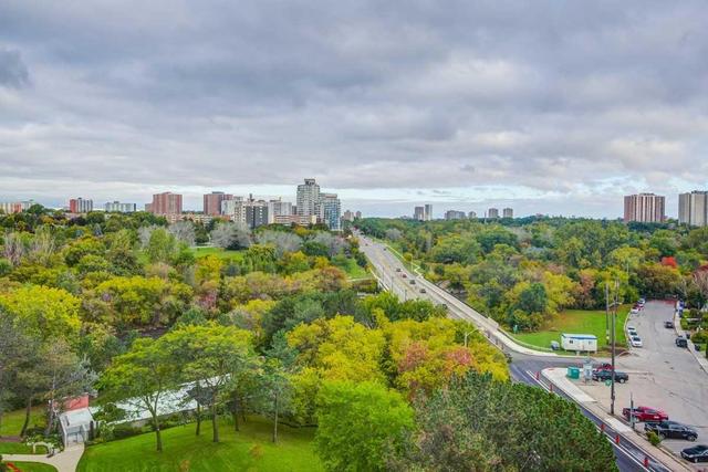 1002 - 270 Scarlett Rd, Condo with 2 bedrooms, 1 bathrooms and 1 parking in Toronto ON | Image 11
