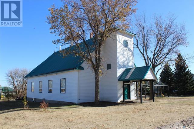 43 2nd Street, House detached with 4 bedrooms, 3 bathrooms and null parking in Tompkins SK | Image 1