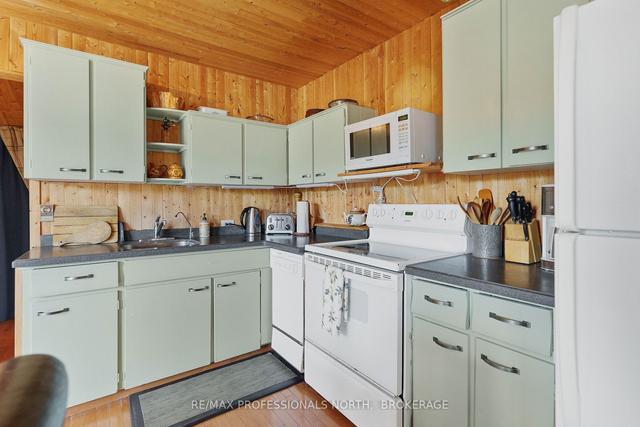 1029 Parkholme Rd, House detached with 3 bedrooms, 2 bathrooms and 8 parking in Gravenhurst ON | Image 32