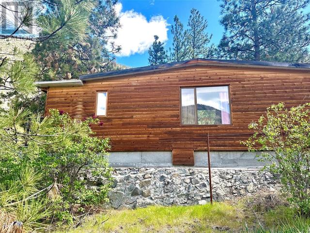 525 Highway 3 Highway, House other with 2 bedrooms, 1 bathrooms and null parking in Okanagan Similkameen B BC | Image 3