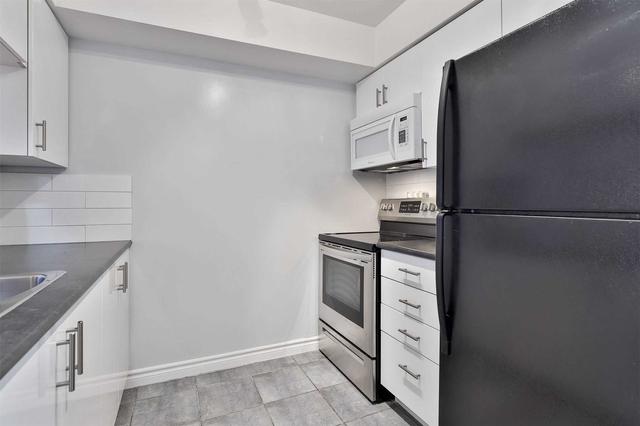 1124 - 18 Mondeo Dr, Condo with 1 bedrooms, 1 bathrooms and 1 parking in Toronto ON | Image 4