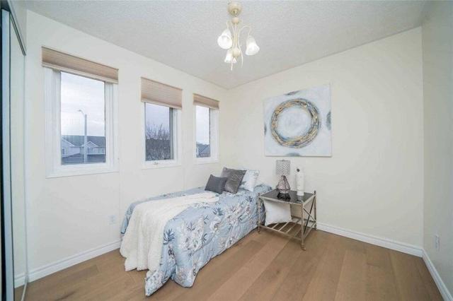 1856 Woodgate Crt, House attached with 3 bedrooms, 3 bathrooms and 3 parking in Oshawa ON | Image 19