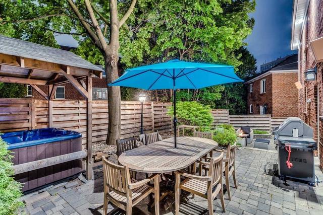 10 Old Mill Terr, House detached with 5 bedrooms, 4 bathrooms and 5 parking in Toronto ON | Image 32
