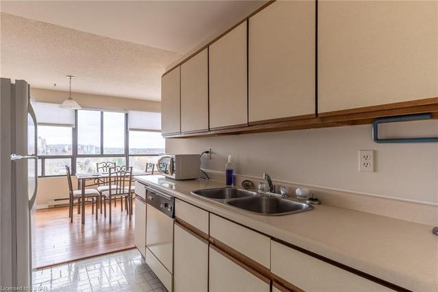 902 - 135 Baseline Road W, House attached with 2 bedrooms, 1 bathrooms and 1 parking in London ON | Image 8