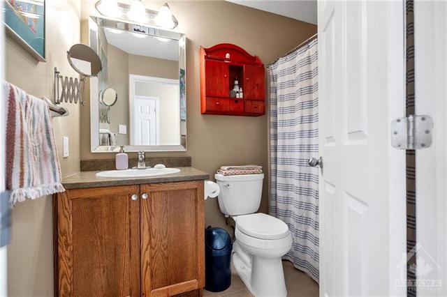 274 Silbrass Private, Townhouse with 3 bedrooms, 3 bathrooms and 3 parking in Ottawa ON | Image 13
