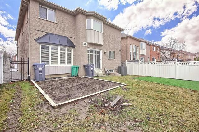 18 Highwood Rd, House detached with 4 bedrooms, 3 bathrooms and 4 parking in Brampton ON | Image 32