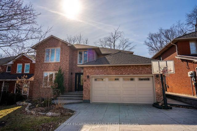 11 Renata Crt, House detached with 4 bedrooms, 3 bathrooms and 6 parking in Hamilton ON | Image 12