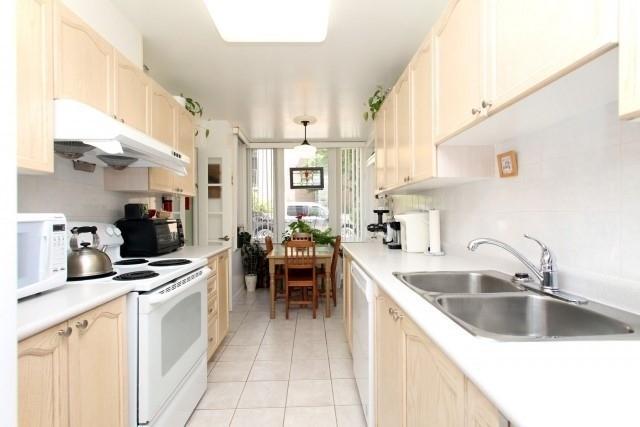 304 Grandview Way, Townhouse with 1 bedrooms, 2 bathrooms and 1 parking in Toronto ON | Image 9