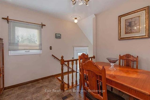 177 Gordon St, House detached with 2 bedrooms, 2 bathrooms and 4 parking in Sarnia ON | Image 4