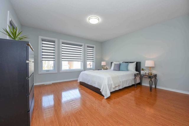 31 Lennon Tr, House detached with 4 bedrooms, 5 bathrooms and 5 parking in Brampton ON | Image 8