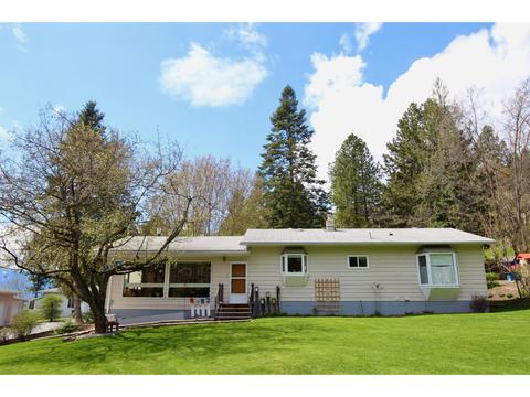 507 33rd Avenue N, House detached with 3 bedrooms, 3 bathrooms and null parking in Central Kootenay B BC | Card Image