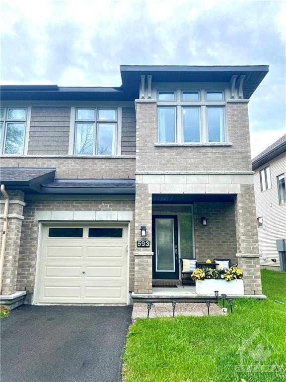 593 Rowers Way, Townhouse with 3 bedrooms, 3 bathrooms and 2 parking in Ottawa ON | Image 1