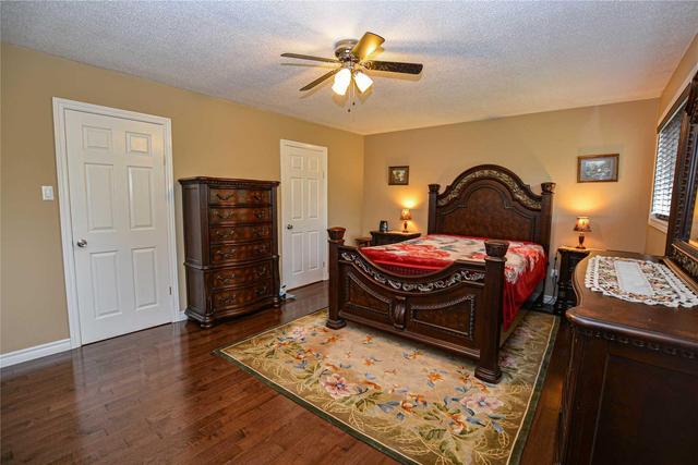 33 Tara Park Cres, Townhouse with 3 bedrooms, 2 bathrooms and 2 parking in Brampton ON | Image 7