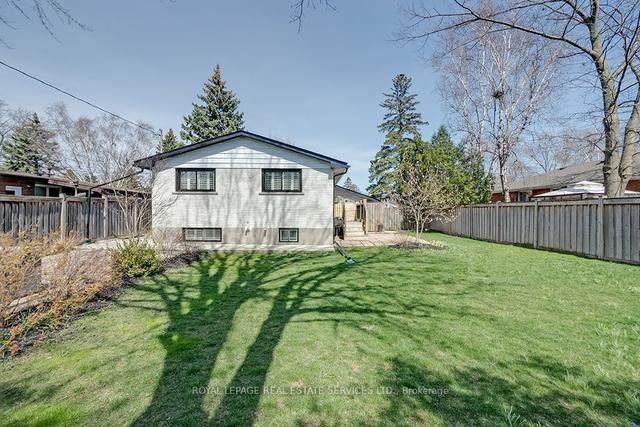 376 Duncombe Dr, House detached with 3 bedrooms, 2 bathrooms and 5 parking in Burlington ON | Image 30