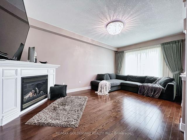84 Mancini Cres, House detached with 4 bedrooms, 5 bathrooms and 6 parking in Richmond Hill ON | Image 21