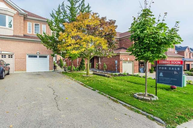 208 Denise Circ, House attached with 3 bedrooms, 3 bathrooms and 4 parking in Newmarket ON | Image 12