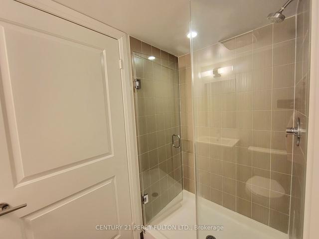 704 - 30 Meadowglen Pl, Condo with 1 bedrooms, 1 bathrooms and 0 parking in Toronto ON | Image 4