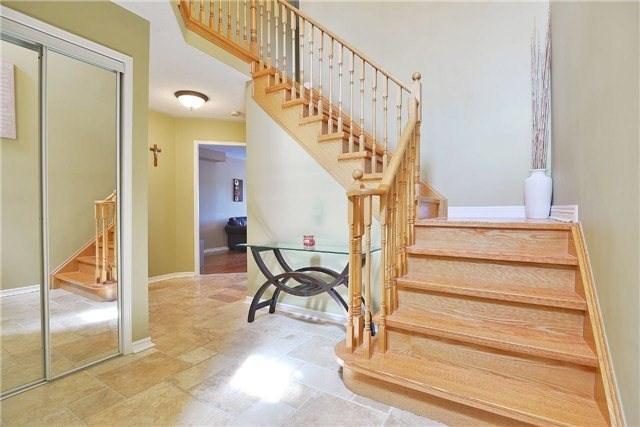 7407 Magistrate Terr, House attached with 3 bedrooms, 4 bathrooms and 2 parking in Mississauga ON | Image 3