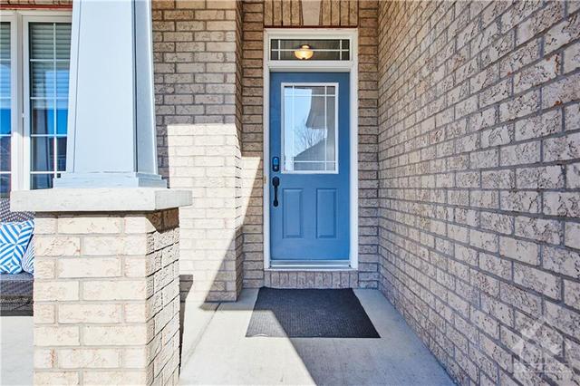 508 Mazari Crescent, House detached with 4 bedrooms, 4 bathrooms and 6 parking in Ottawa ON | Image 2