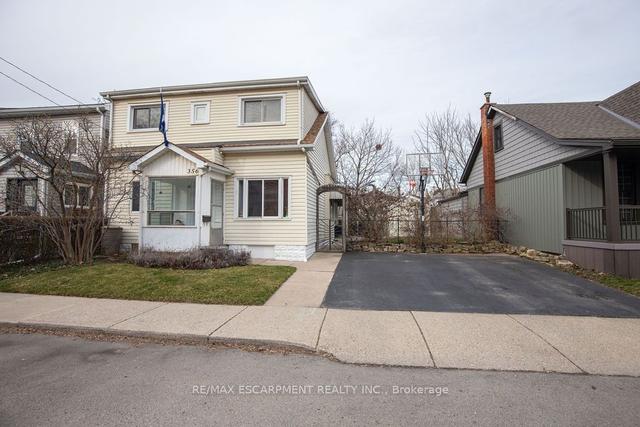 356 Hunter St W, House detached with 3 bedrooms, 2 bathrooms and 2 parking in Hamilton ON | Image 1
