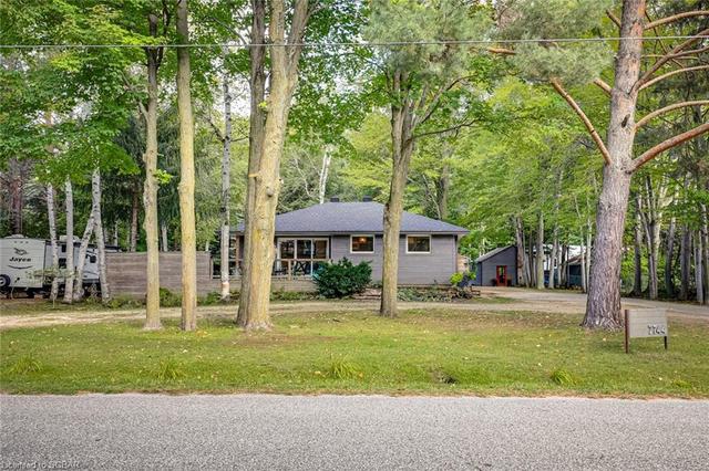 7744 36/37 Nottawasaga Sideroad, House detached with 3 bedrooms, 1 bathrooms and 16 parking in Clearview ON | Image 3