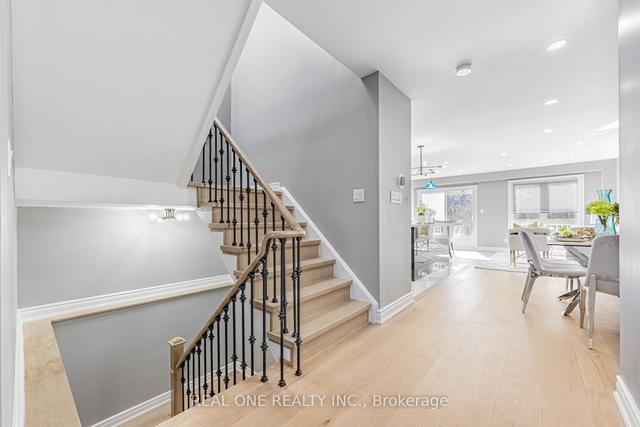 55 Verne Cres, House detached with 3 bedrooms, 4 bathrooms and 5 parking in Toronto ON | Image 34