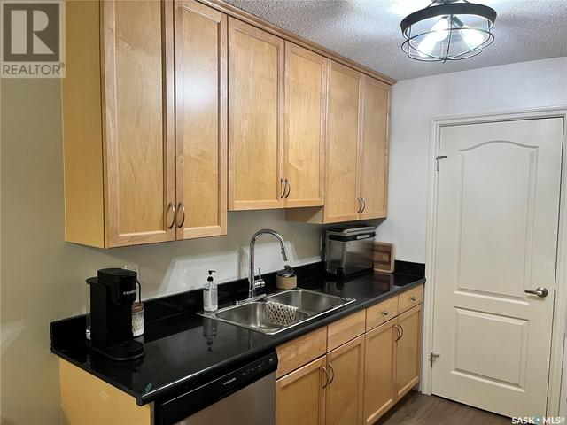 a2 - 202 1121 Mckercher Drive, Condo with 2 bedrooms, 1 bathrooms and null parking in Saskatoon SK | Image 6
