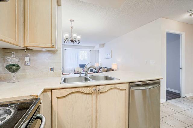 212 - 11 Oneida Cres, Condo with 2 bedrooms, 1 bathrooms and 1 parking in Richmond Hill ON | Image 17