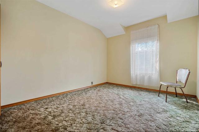 169 Gore Vale Ave, House semidetached with 4 bedrooms, 2 bathrooms and 0 parking in Toronto ON | Image 5