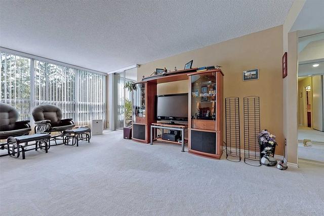 211 - 330 Mill St S, Condo with 2 bedrooms, 2 bathrooms and 2 parking in Brampton ON | Image 3