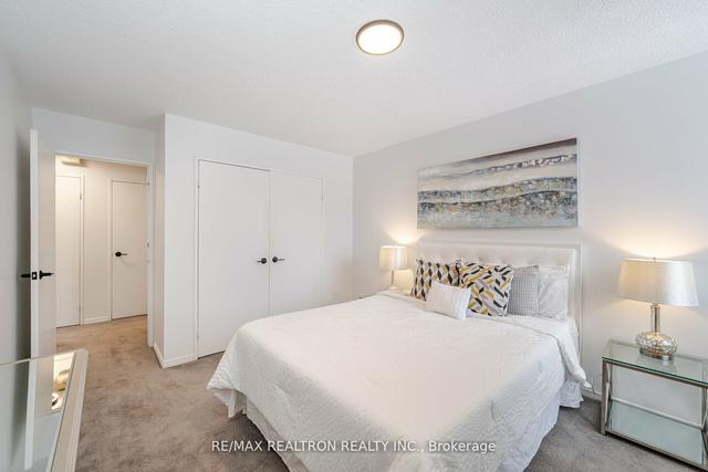 307 - 1950 Kennedy Rd, Condo with 2 bedrooms, 1 bathrooms and 1 parking in Toronto ON | Image 3