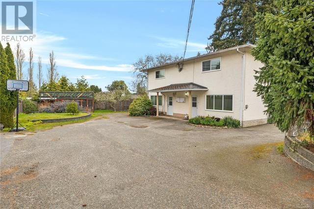 115 - 117 Sunningdale Rd, House detached with 6 bedrooms, 4 bathrooms and 6 parking in Qualicum Beach BC | Image 3