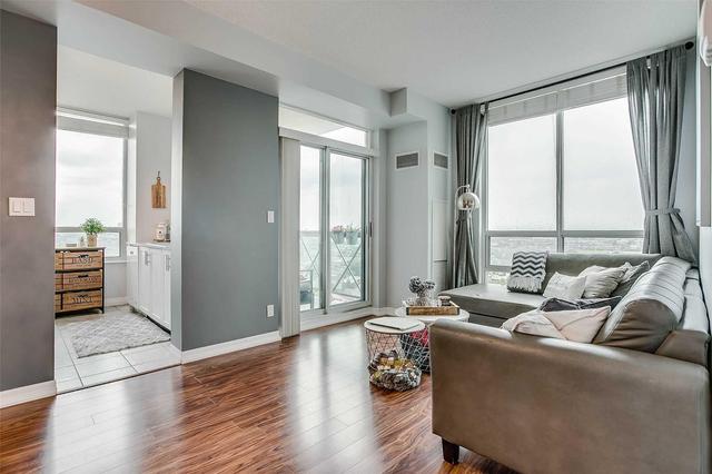 1412 - 1359 Rathburn Rd E, Condo with 2 bedrooms, 2 bathrooms and 1 parking in Mississauga ON | Image 3