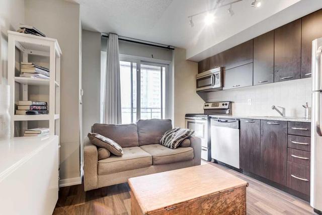 820 - 38 Joe Shuster Way, Condo with 1 bedrooms, 1 bathrooms and null parking in Toronto ON | Image 4
