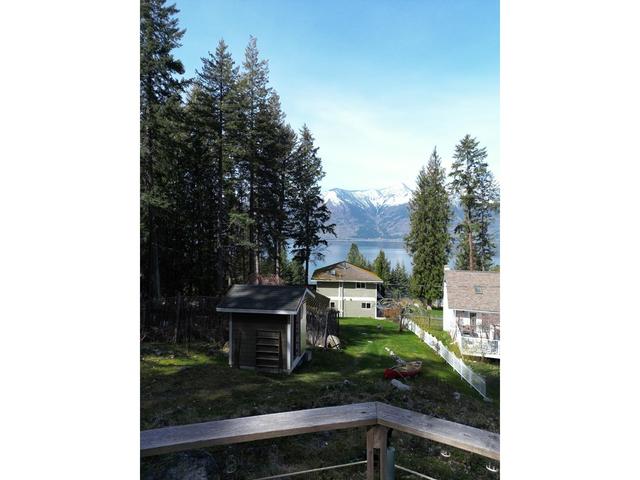 11110 Highway 3a, House detached with 3 bedrooms, 2 bathrooms and null parking in Central Kootenay A BC | Image 39