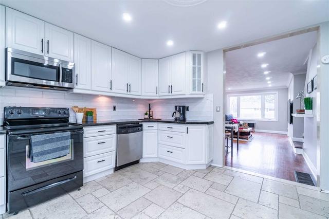 2425 Barclay Rd, House semidetached with 3 bedrooms, 2 bathrooms and 3 parking in Burlington ON | Image 29