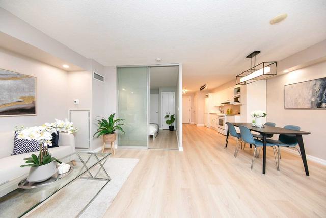 715 - 111 Elizabeth St, Condo with 1 bedrooms, 1 bathrooms and 0 parking in Toronto ON | Image 9