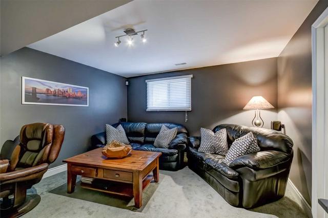 74 Waubeek St, House detached with 3 bedrooms, 4 bathrooms and 6 parking in Parry Sound ON | Image 17
