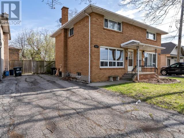8557 Wyandotte Street East, House semidetached with 3 bedrooms, 1 bathrooms and null parking in Windsor ON | Image 2
