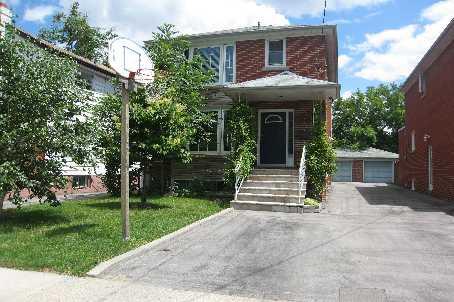 7 Bowsprit Ave, House detached with 3 bedrooms, 2 bathrooms and 4 parking in Toronto ON | Image 1
